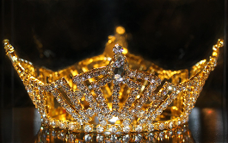 3.75 Gold Rhinestones Crown
